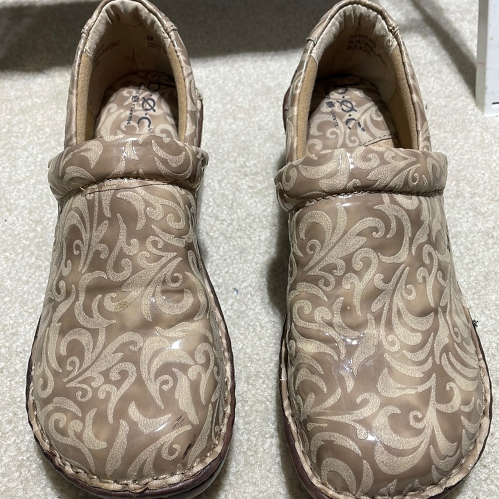 Lt tan paisley Born Concept shoes size 8m